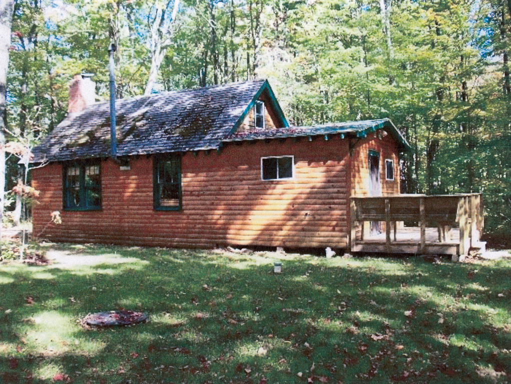 Located just outside Glidden in Ashland County, Whitetail Woodlands strives to give guests a quiet, relaxing and enjoyable experience.