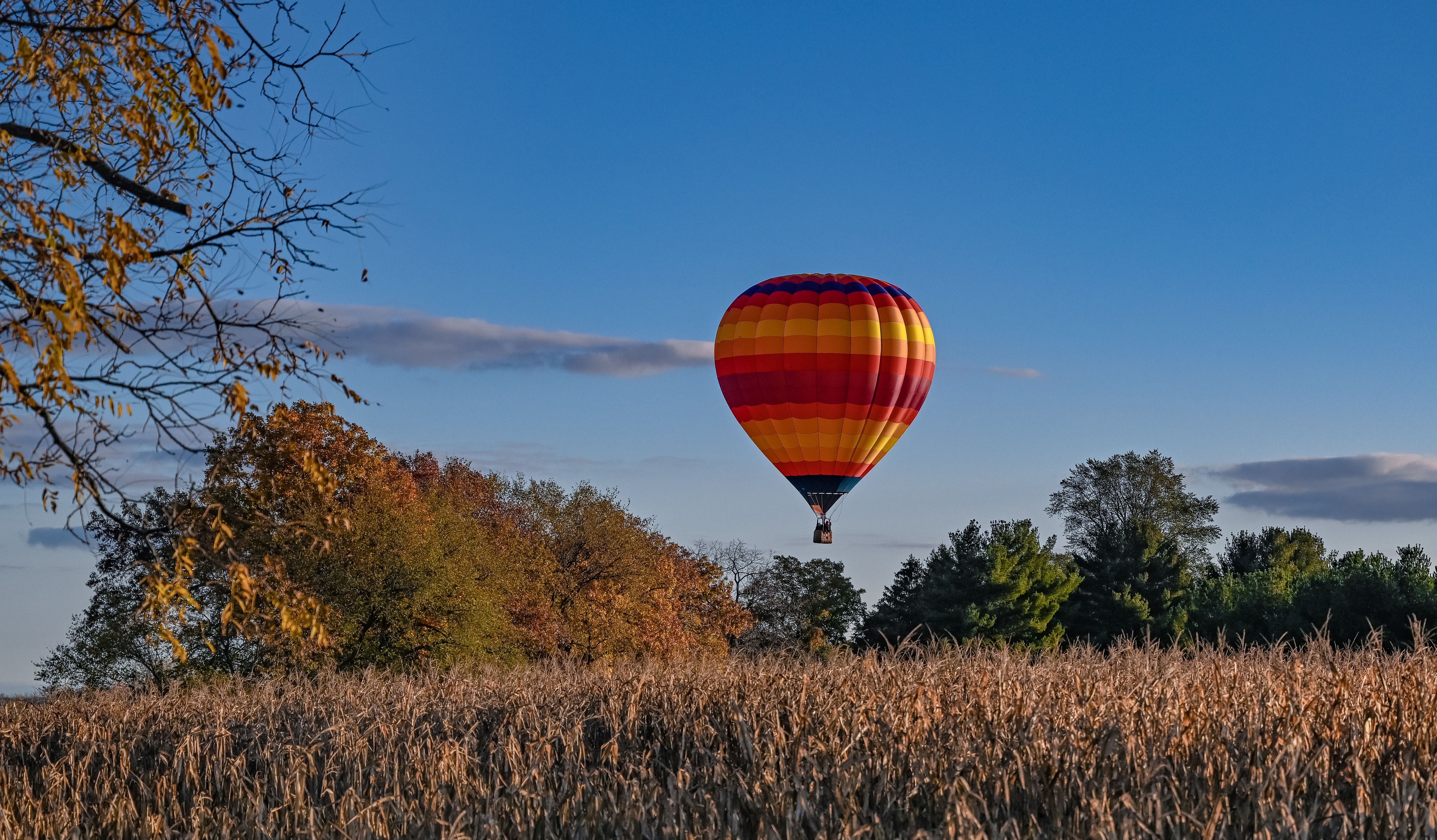 Fall balloon flight