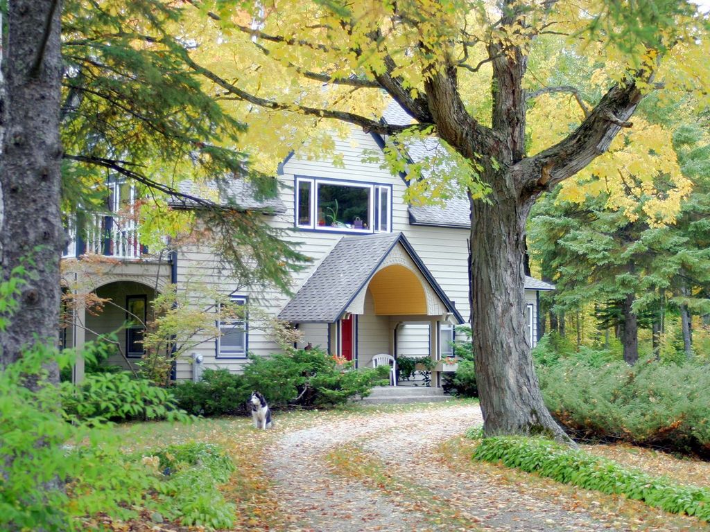 The Newport Suite is ideal for families and their four legged family members.