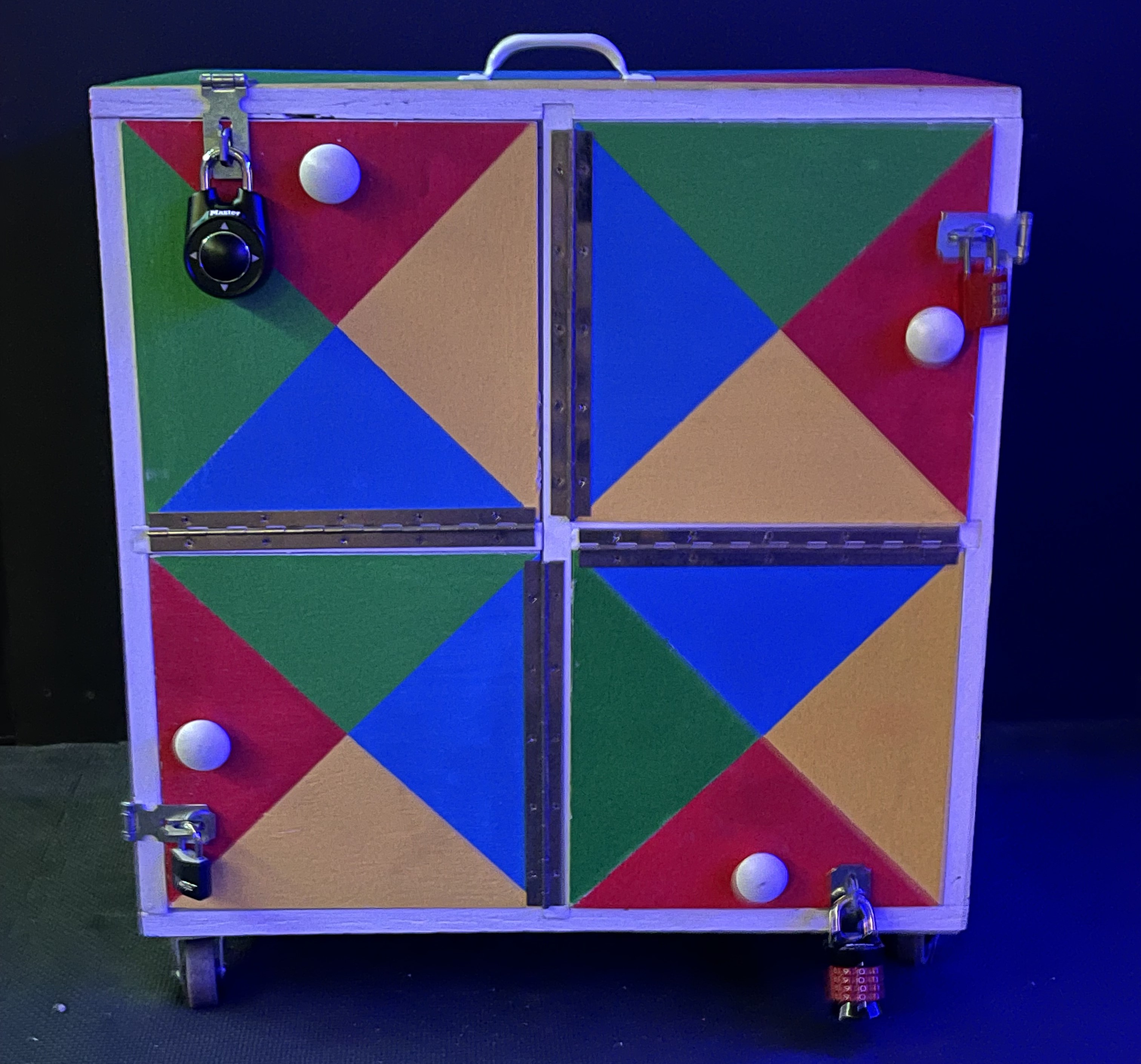 Puzzle in one of the clue rooms.