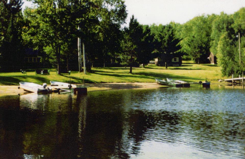 Lakeside cabins... peaceful and quiet