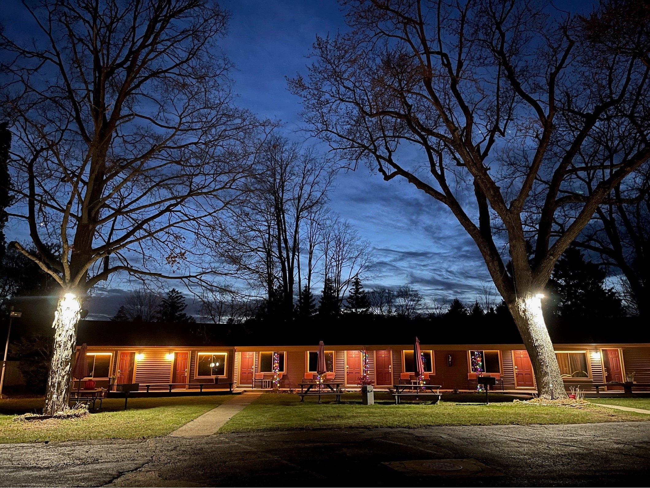Night time at the Lake Geneva Lodge