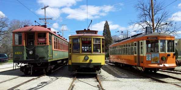 A 1924 Chicago Transit Authority car passes a Twin City Lines car (center) on the East Troy Railroad, with Milwaukee Streetcar #846 on the right