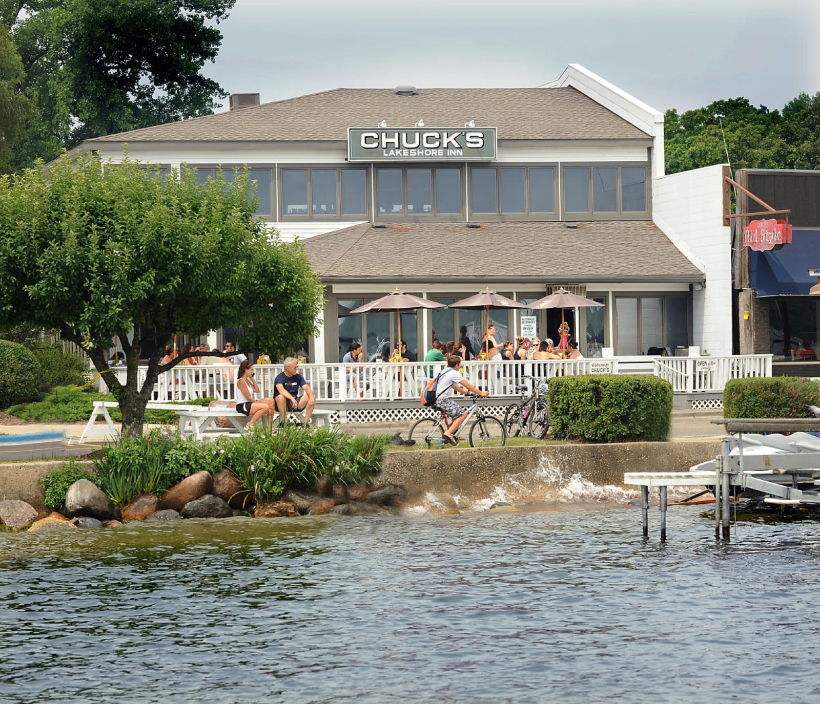 Summer patio seating at Chuck's