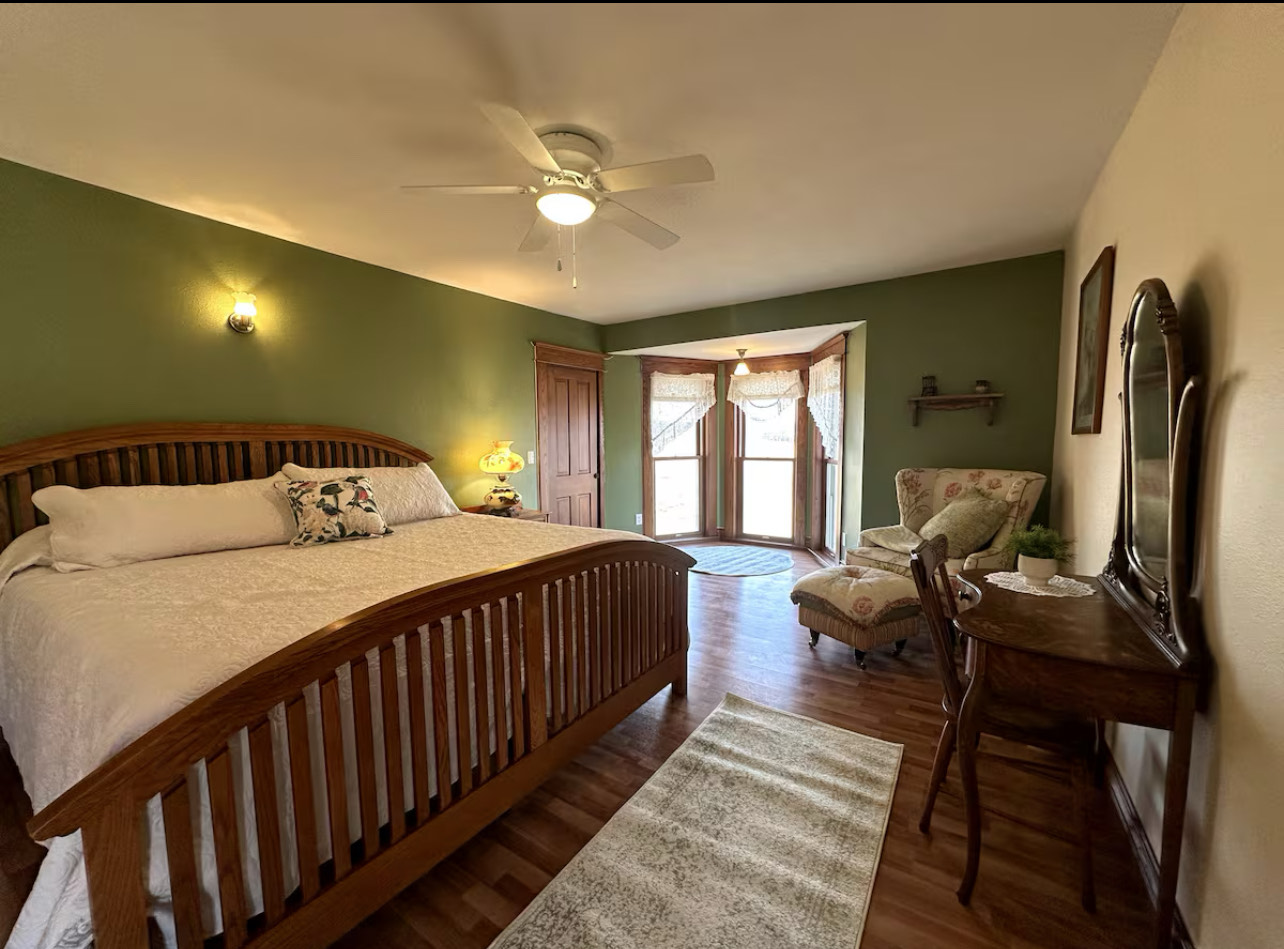 One bedroom in The Willows/AD German Home