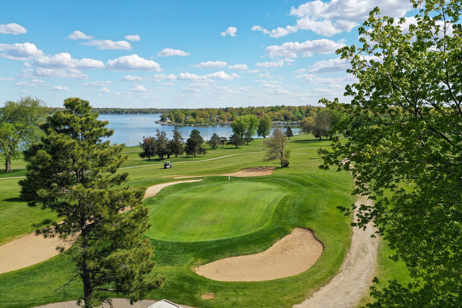 Arial view of Majestic Oaks Golf course and Delavan Lake.