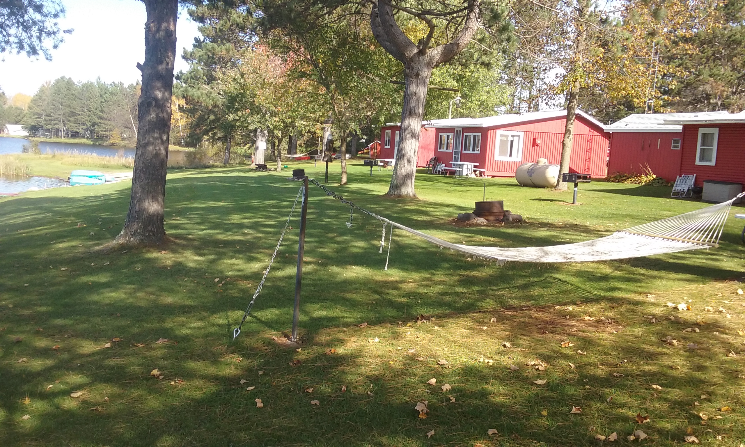 Loon Bay Resort-Lakeside-Cabins &amp; Hammock