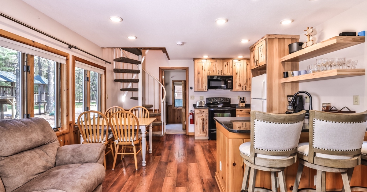 Aerie on Meta Lake | Travel Wisconsin