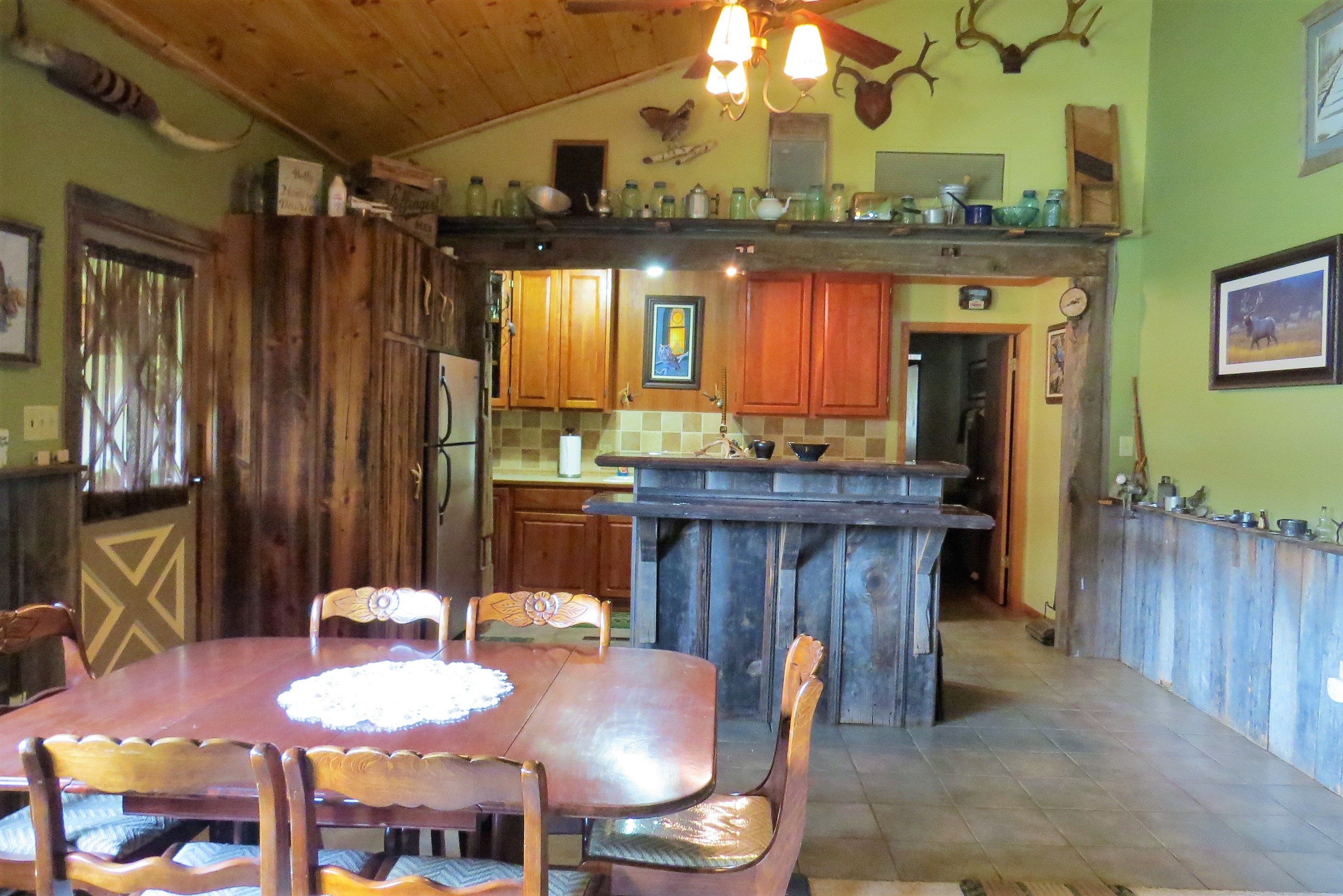 Dining area in the Antique Unit