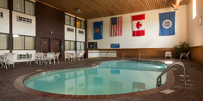 Pool area photo from Superiorinn.com