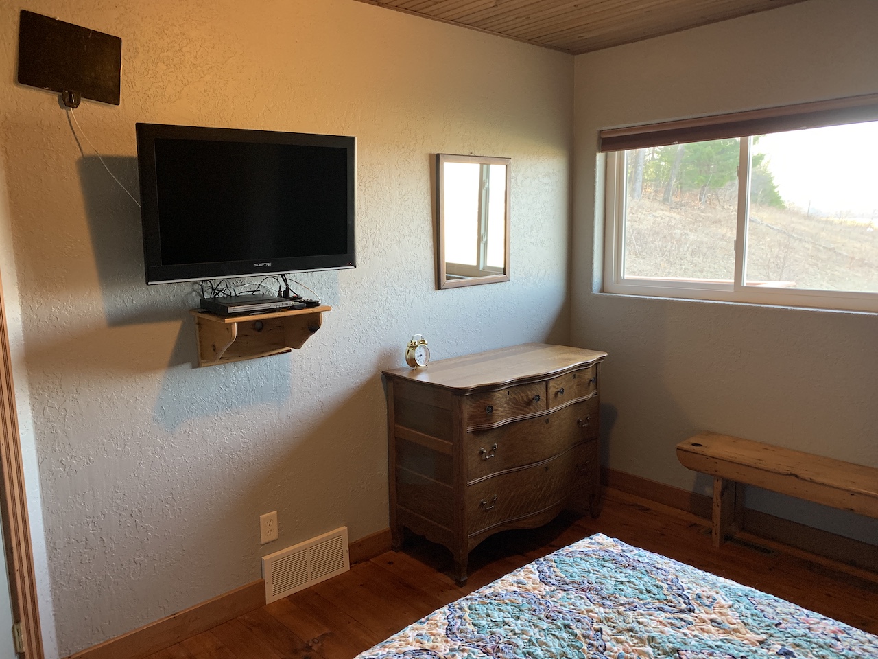 Both bedrooms include a flat screen TV and DVD player with plenty of DVD options to rent.