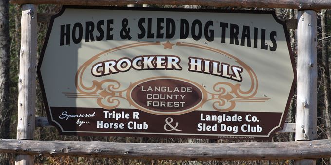 Crocker Hill Trailhead Sign