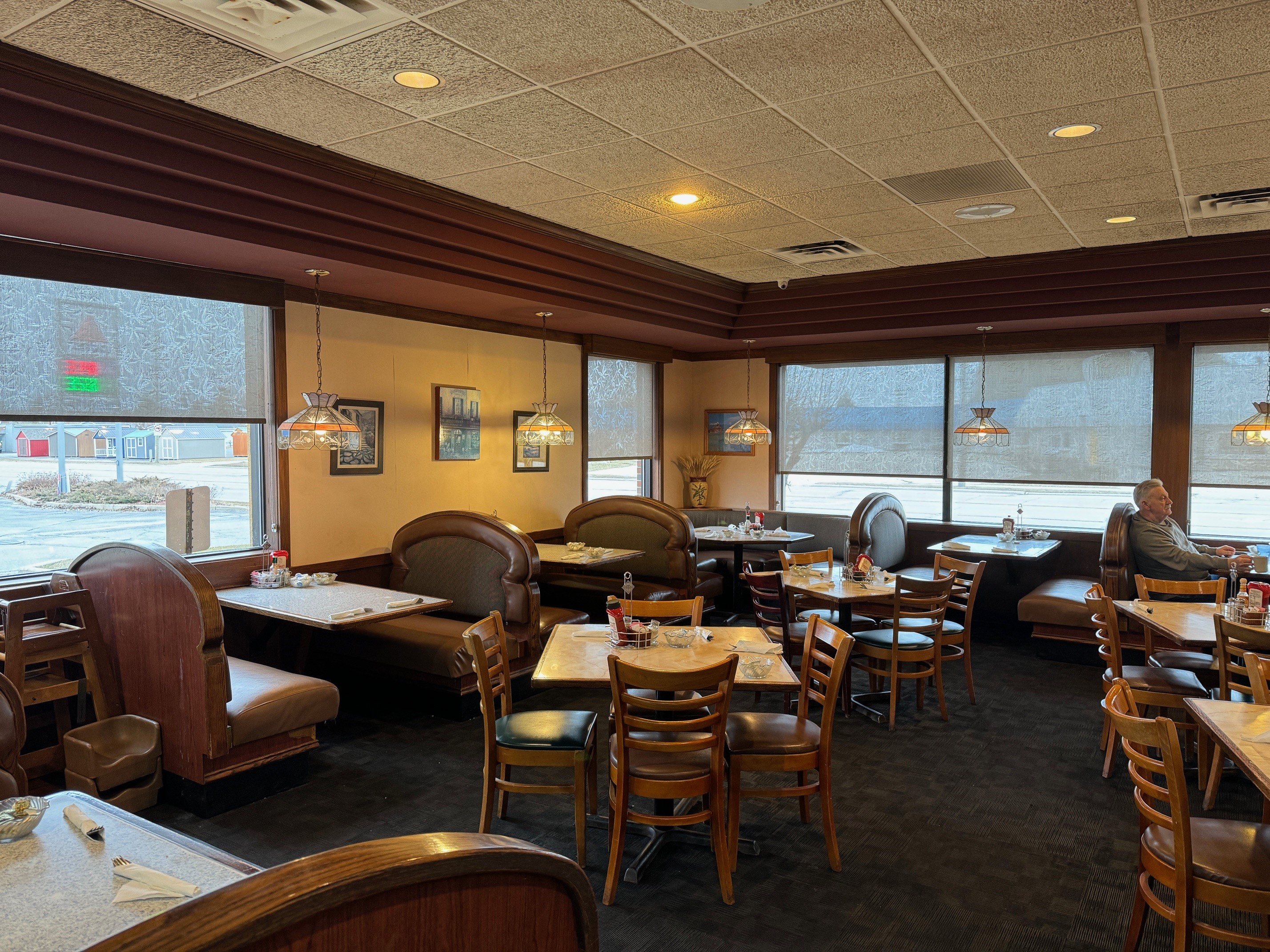 Four Seasons dining room