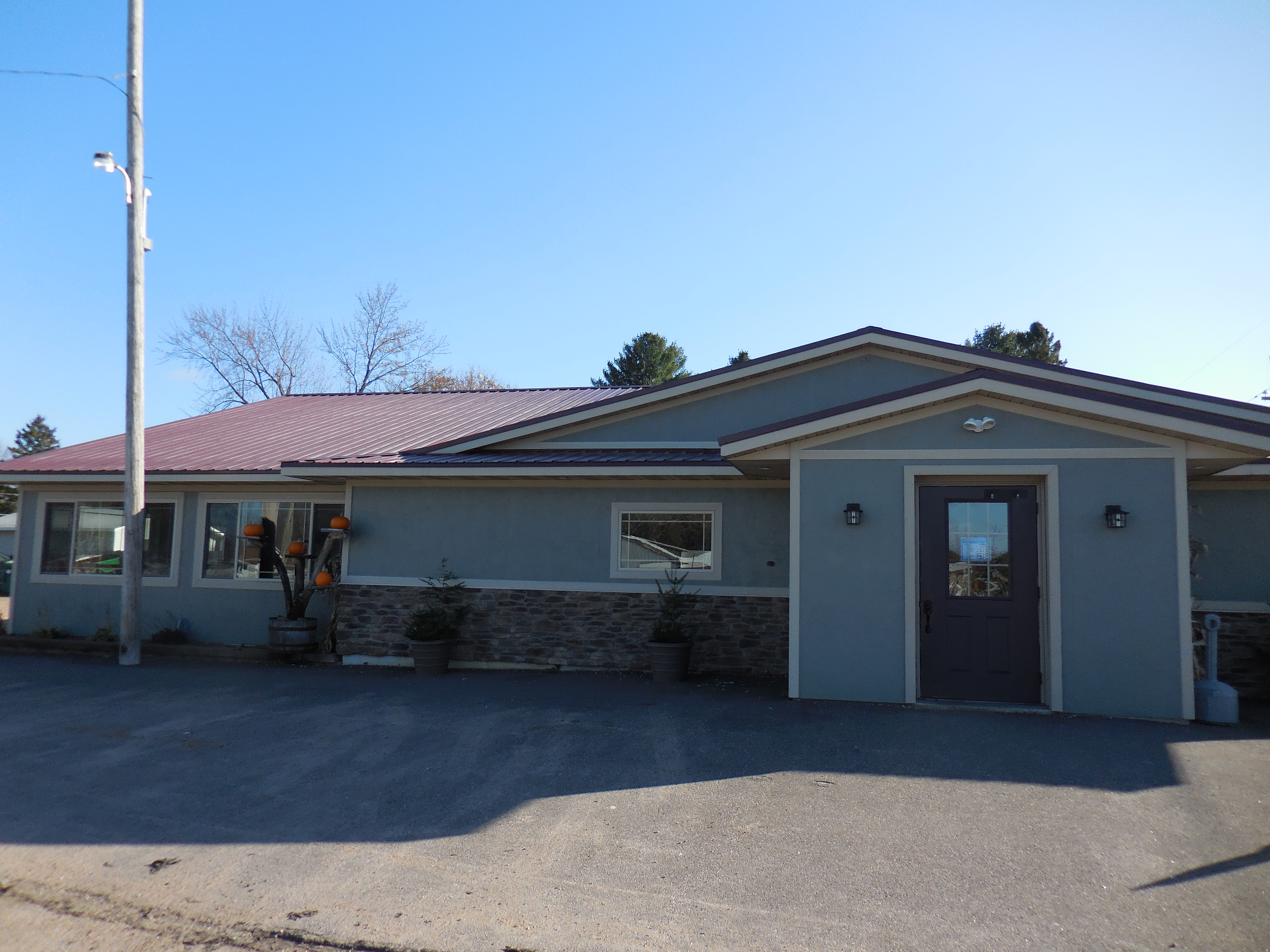 Heartbreakers Bar &amp; Grill entrance.