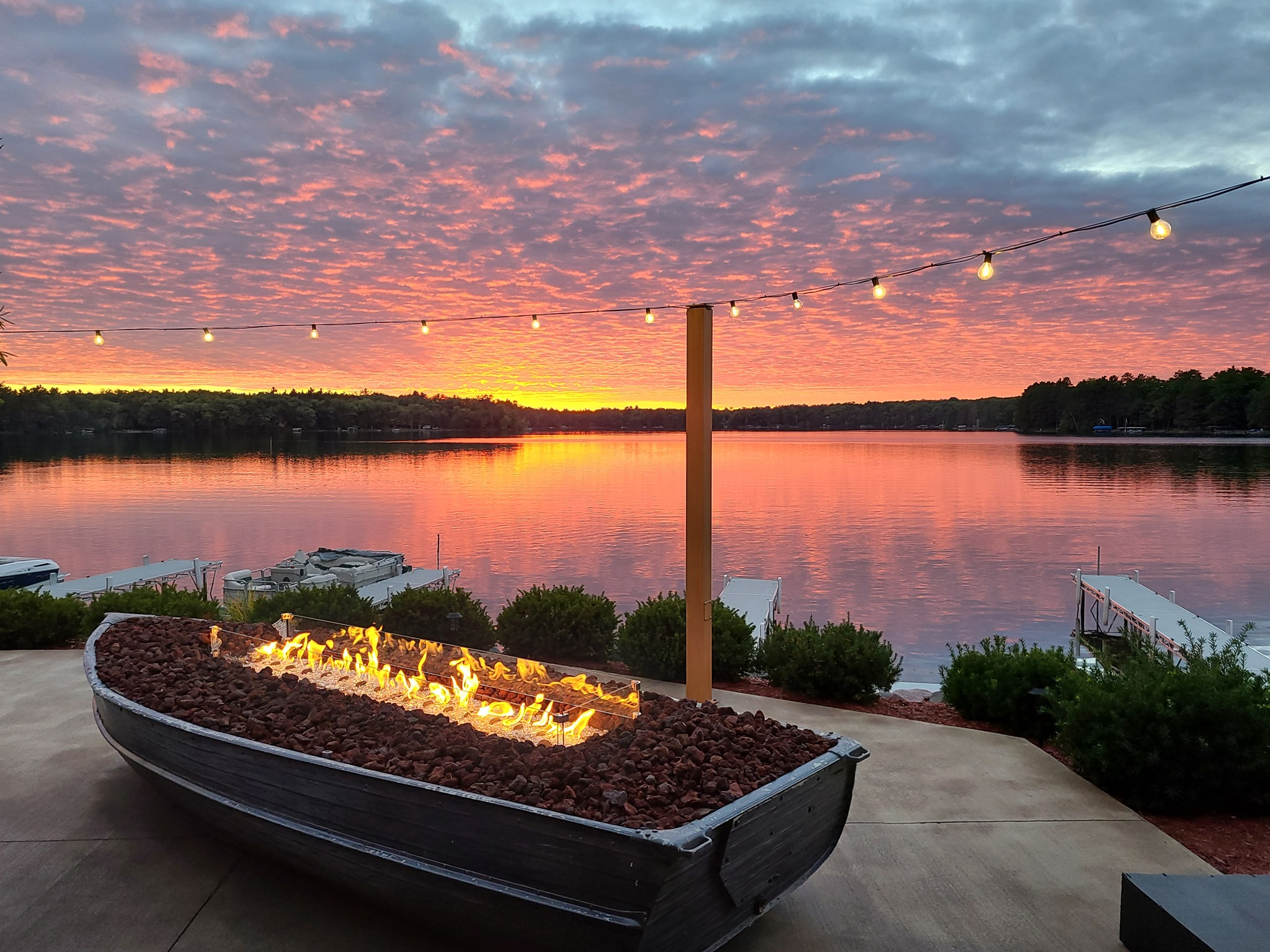 Powell's on Round Lake