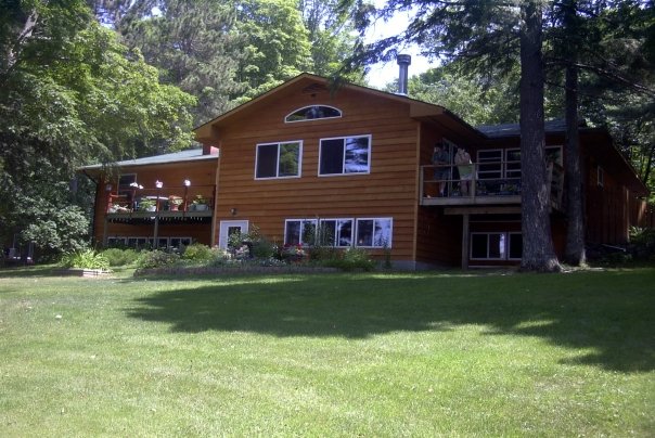 Inside the main lodge guests will find the indoor swimming pool, game room, sauna. We offer ice cream treats, frozen pizzas and light groceries. Buy your Mogasheen Resort apparel, pick up a movie to watch in your cabin or a board game to play.