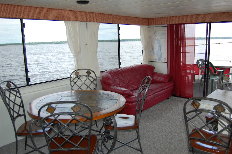 Dining on the Cruisin' Turtle