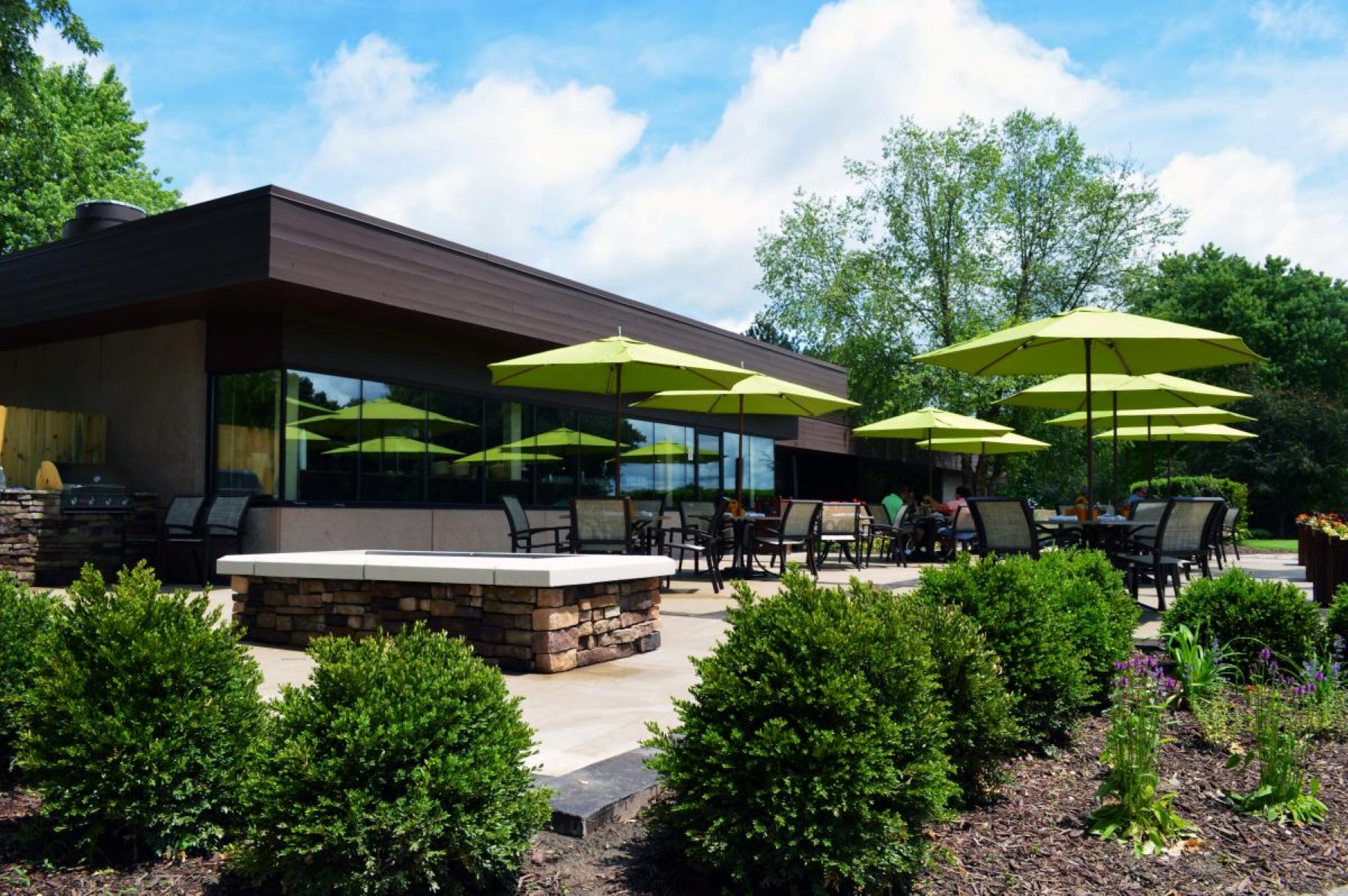 Patio at Links Bar &amp; Grill