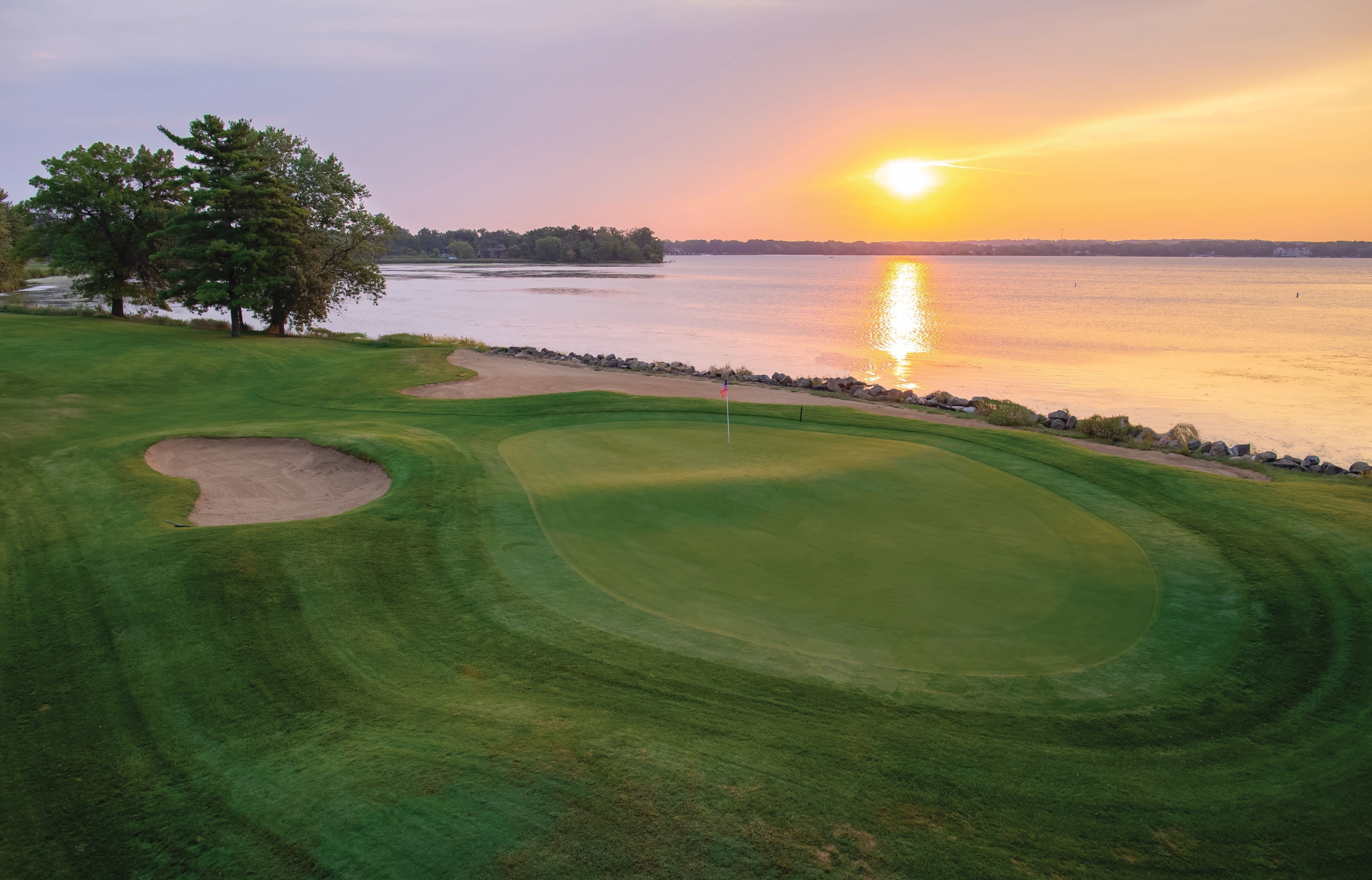Majestic Oaks Golf Course at sunset