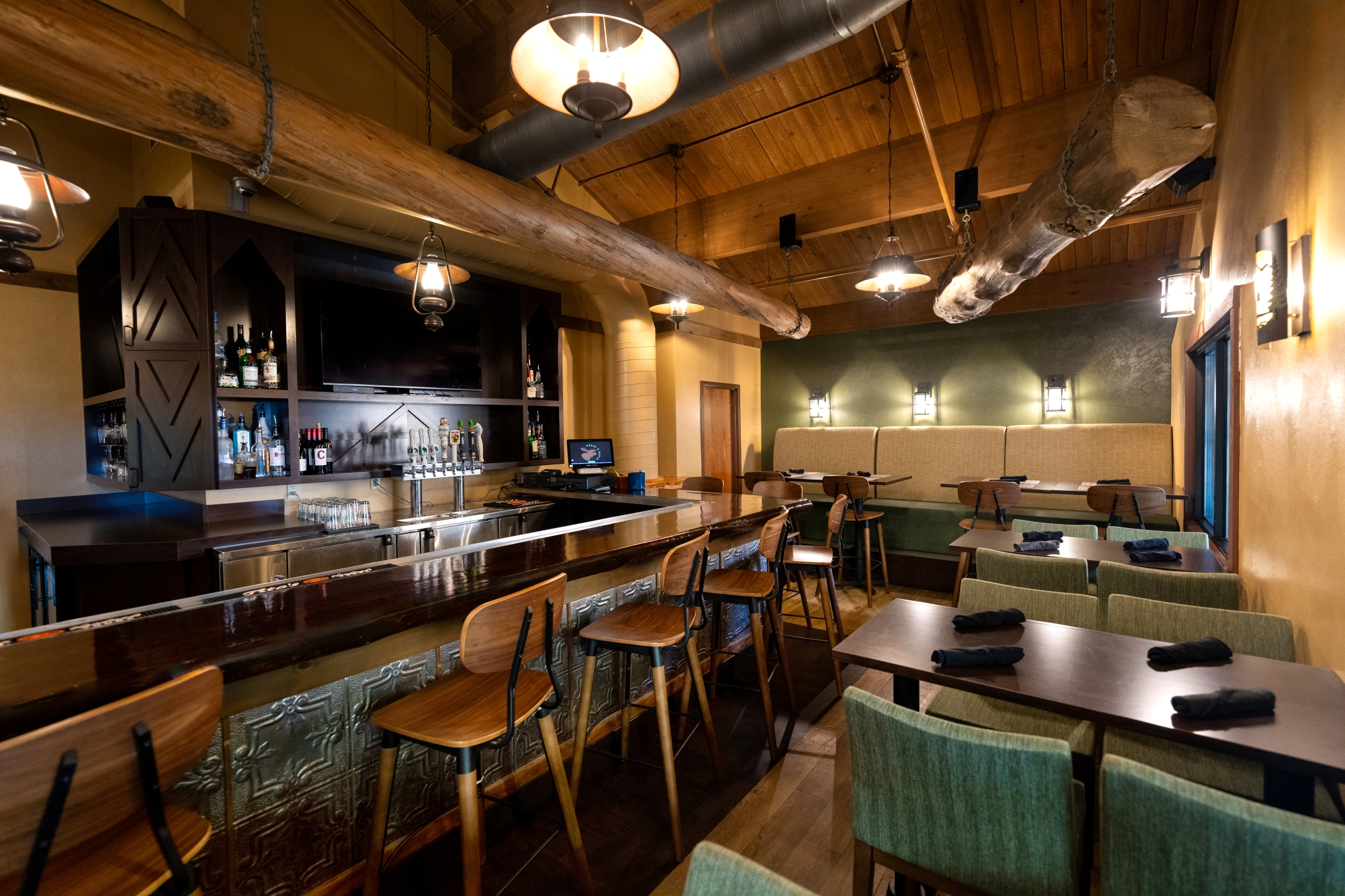 Dining room at Moose &amp; Maple