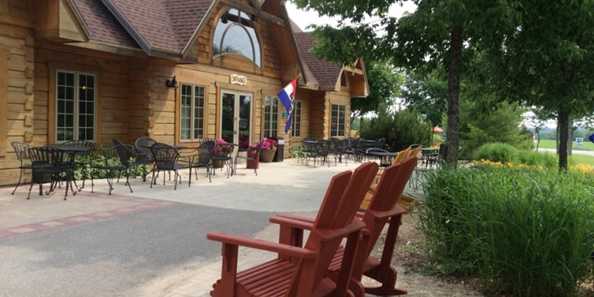 Harbor Ridge Winery patio