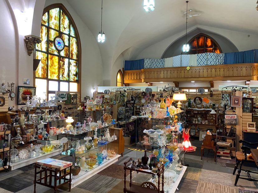 inside of Manitowoc Antique Mall